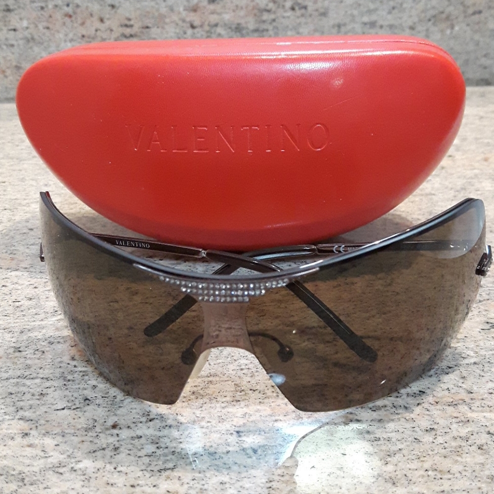 NWOT Valentino sunglasses
